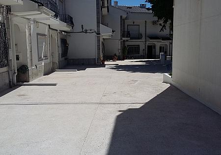 Acesso a Garagens da Praceta Fernão Mendes Pinto