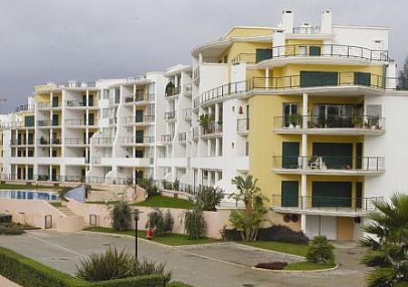 Edificio Habitacional Condomínio Primavera