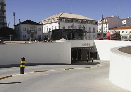 Parque de Estacionamento Subterrâneo, Largo 1º de Maio